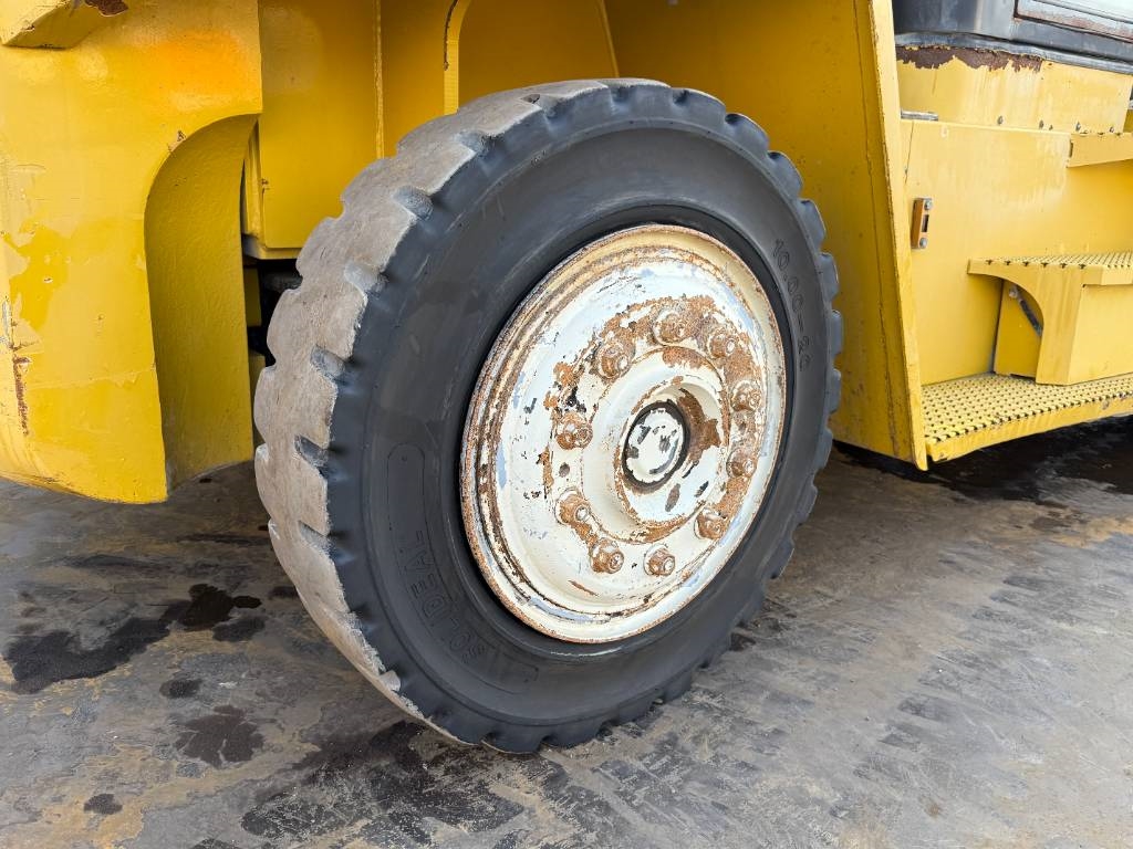 Yale GDP120DB - Triplex / Side Shift / Fork Positioners