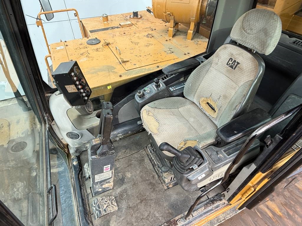 Morooka MST3000VD - CAT C9 Engine 242KW / Track Dumper
