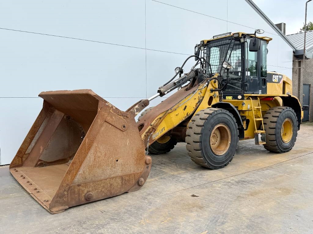 CAT 930H - New Tires / High-tip Bucket / Auto Greasing