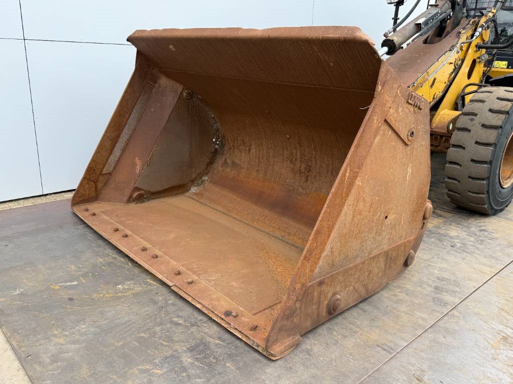 CAT 930H - New Tires / High-tip Bucket / Auto Greasing
