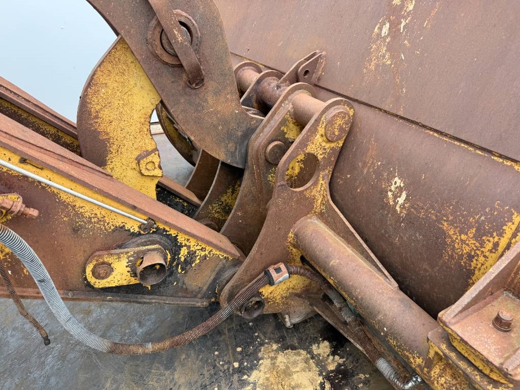 CAT 930H - New Tires / High-tip Bucket / Auto Greasing
