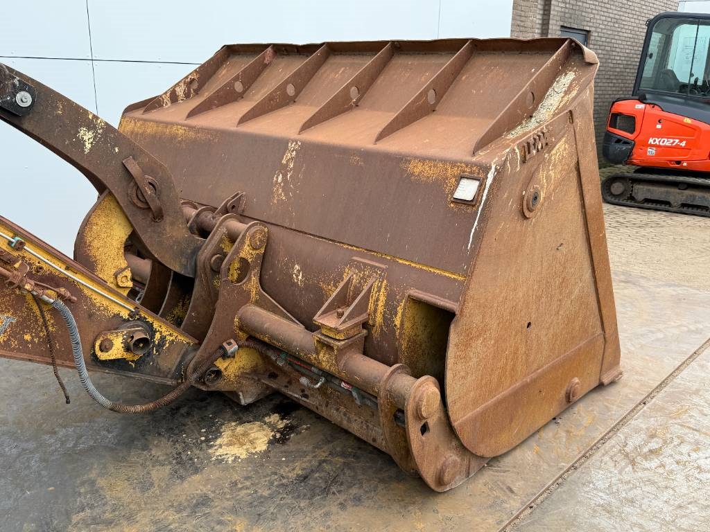 CAT 930H - New Tires / High-tip Bucket / Auto Greasing