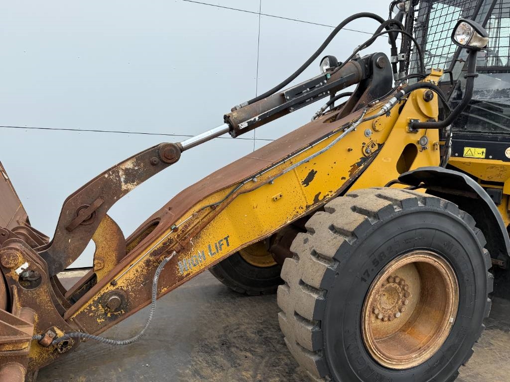 CAT 930H - New Tires / High-tip Bucket / Auto Greasing