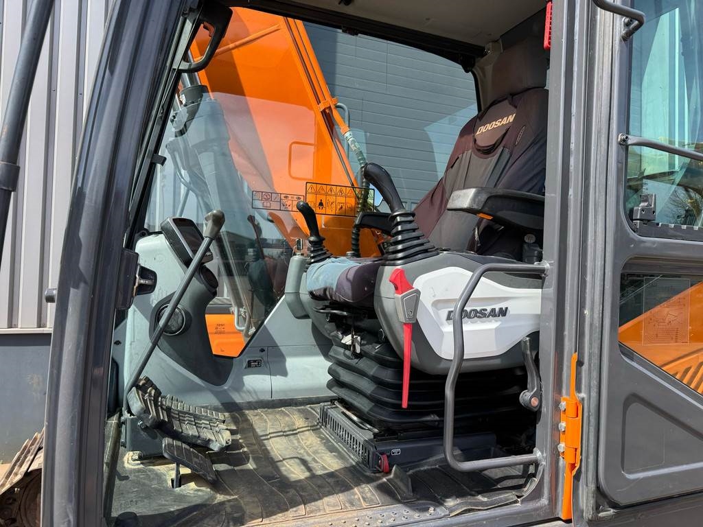 Doosan DX140LC-5 - CE / Verachtert CW30 - GP edge bucket