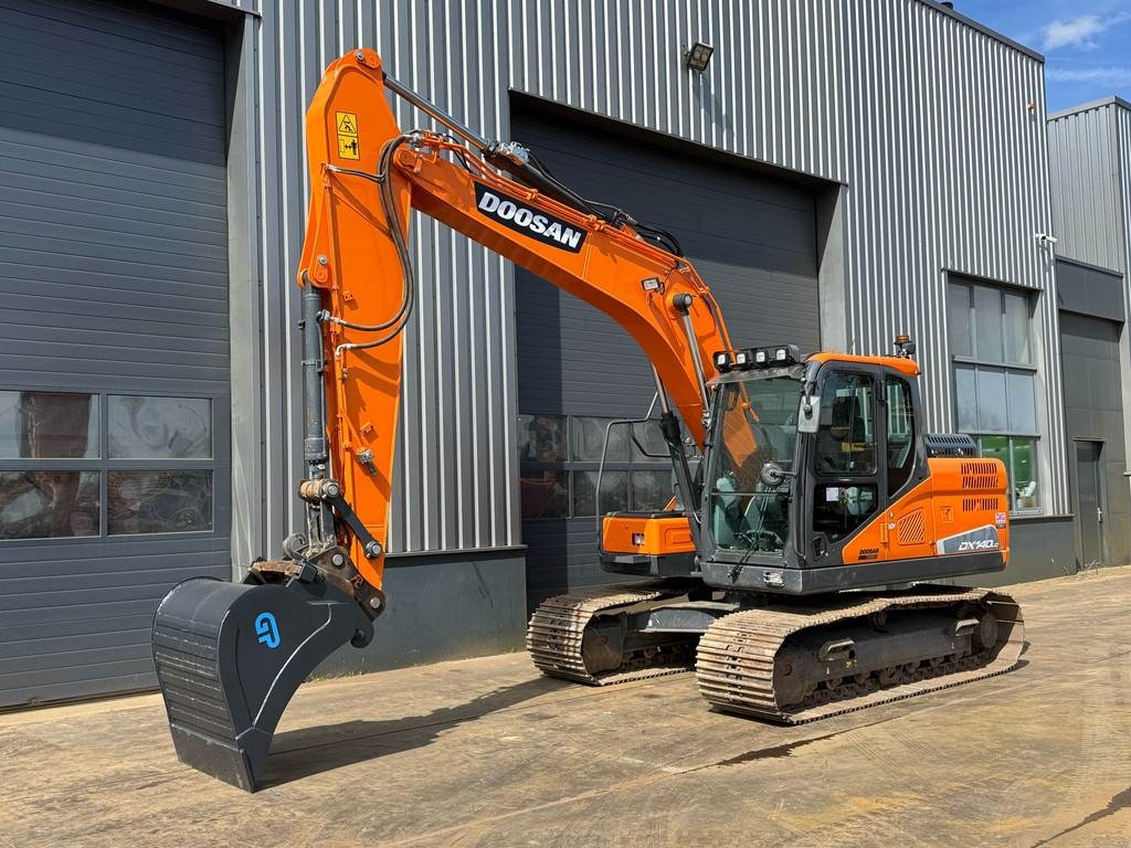 Doosan DX140LC-5 - CE / Verachtert CW30 - GP edge bucket