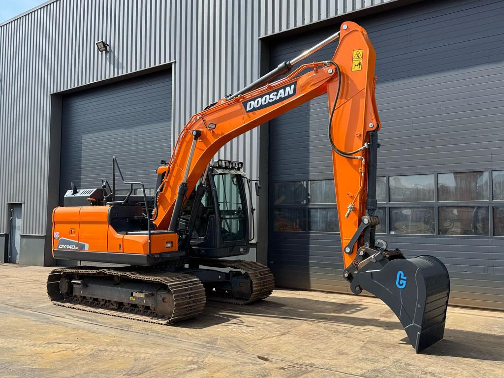 Doosan DX140LC-5 - CE / Verachtert CW30 - GP edge bucket