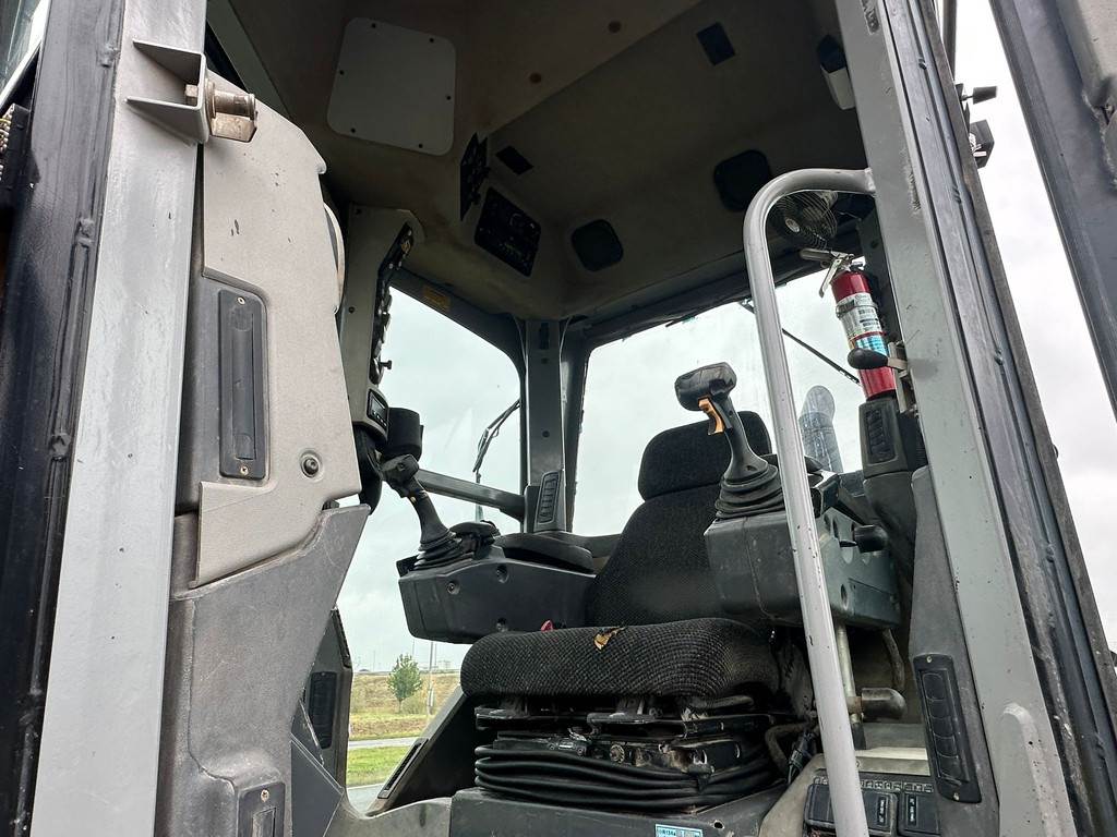 CAT 140M Ripper + Pushblock