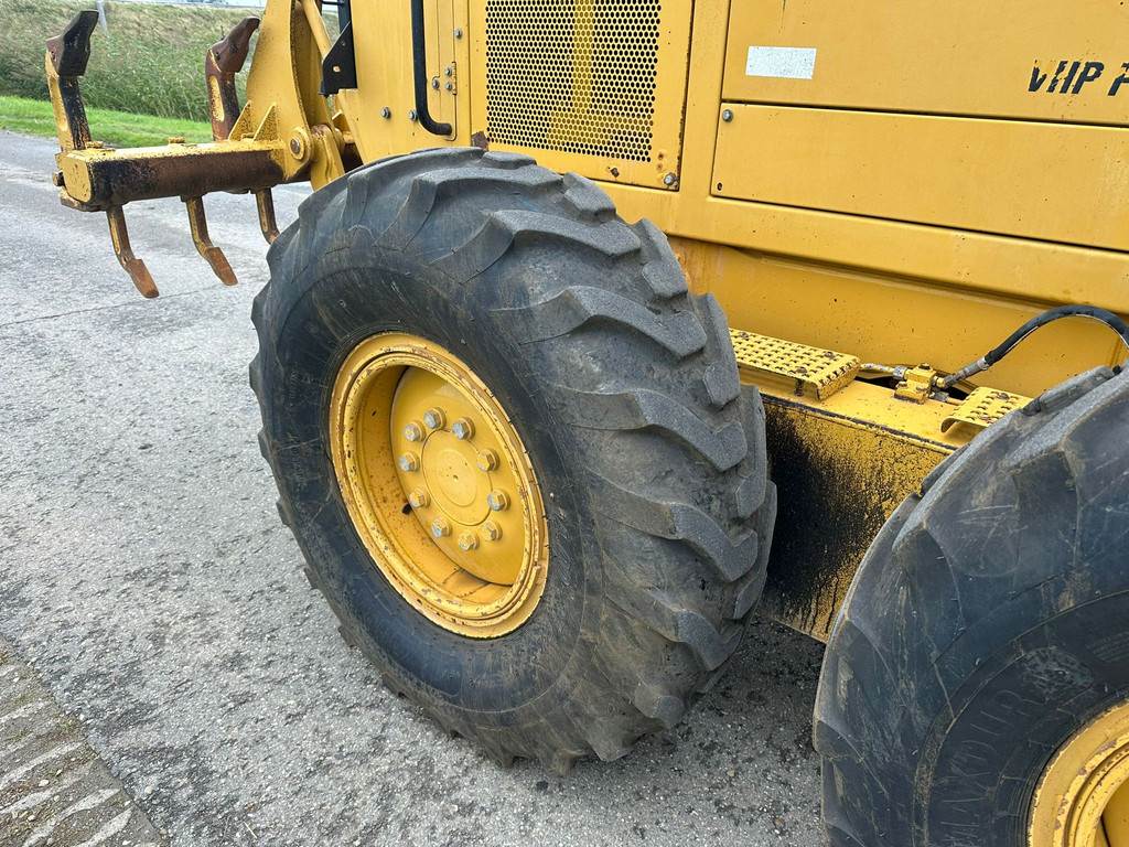 CAT 140M Ripper + Pushblock