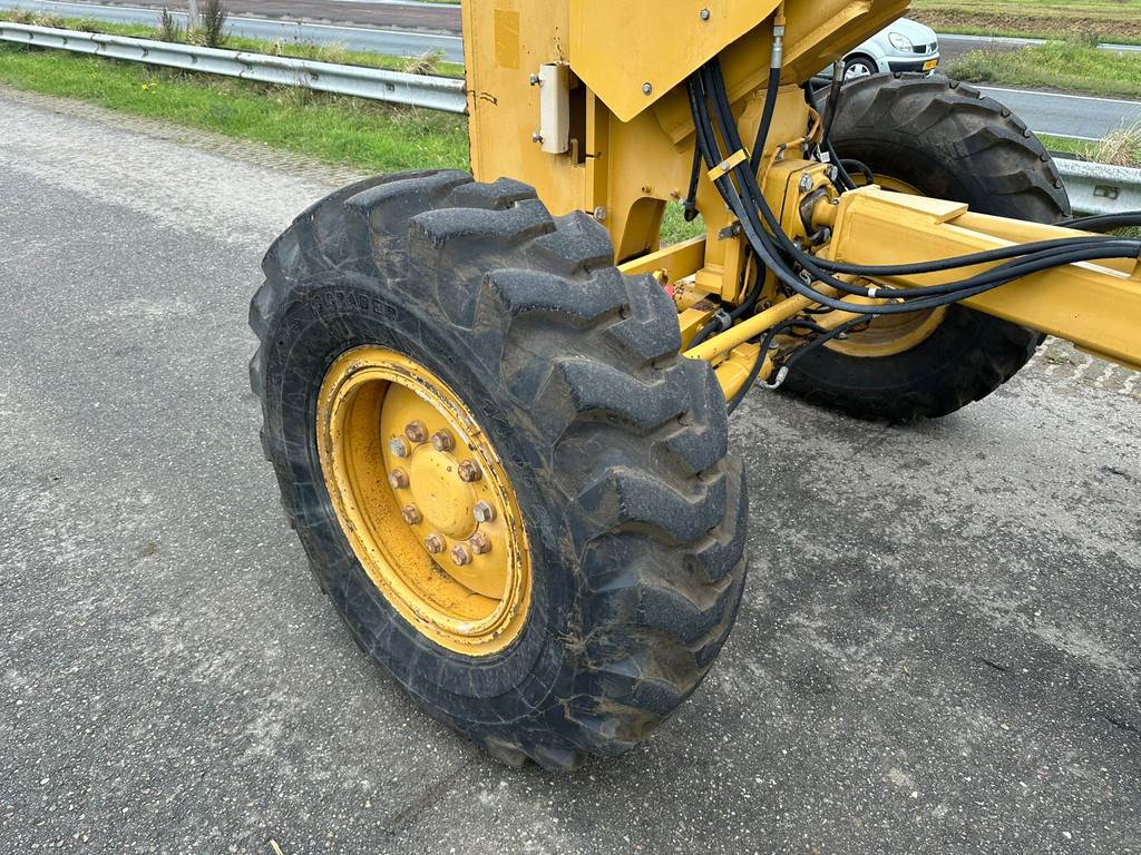 CAT 140M Ripper + Pushblock