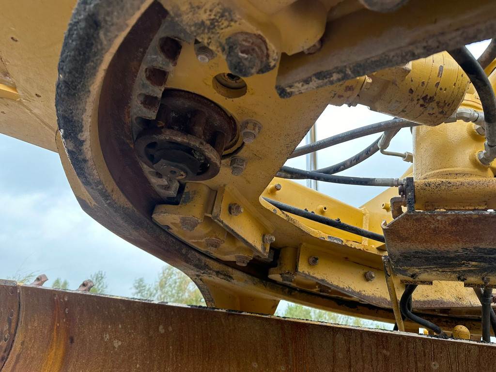 CAT 140M Ripper + Pushblock