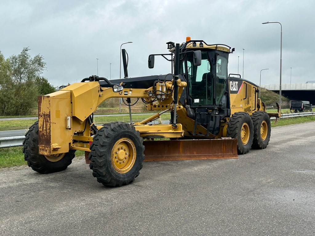 CAT 140M Ripper + Pushblock