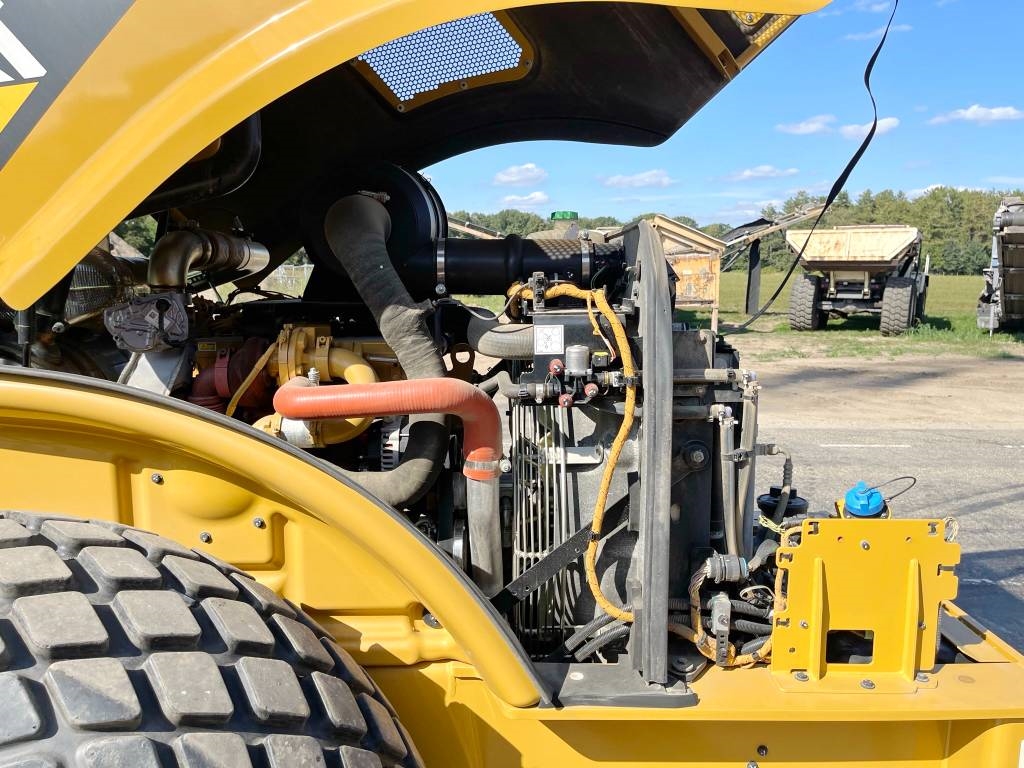 CAT CS66B - CE Certified / Low Hours