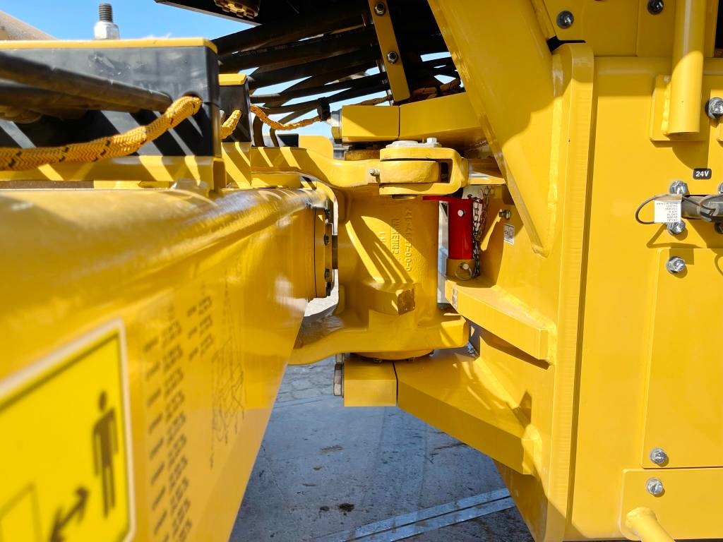 CAT CS66B - CE Certified / Low Hours