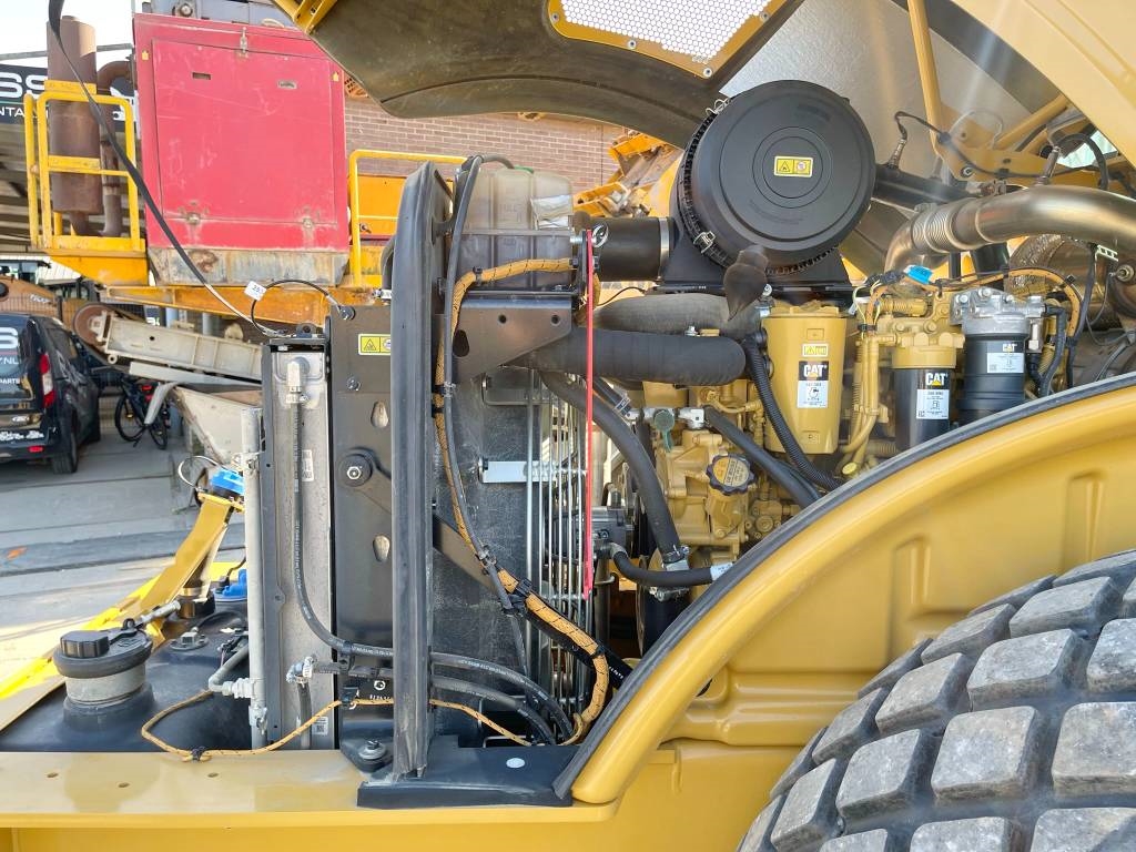 CAT CS66B - CE Certified / Low Hours