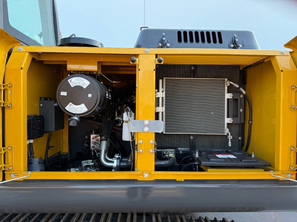 XCMG XE215i-KLC - Cummins Engine / New / Unused / 2025