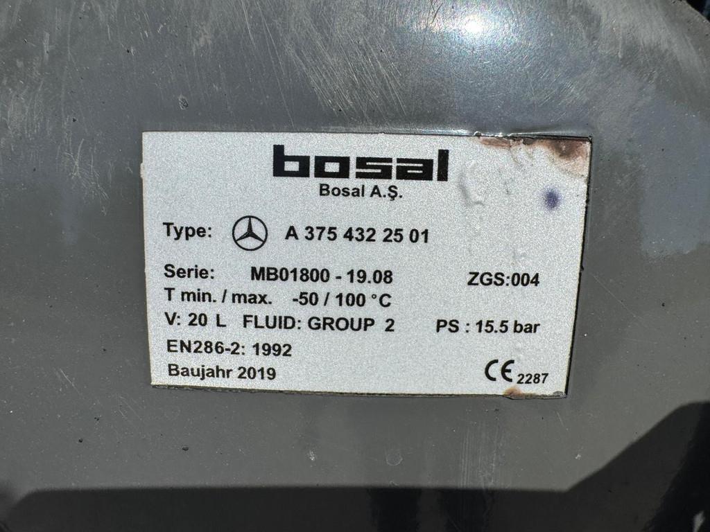 Mercedes-Benz Arocs 4848 8x8 tipper