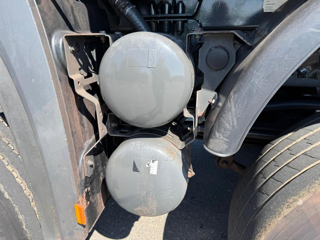 Mercedes-Benz Arocs 4848 8x8 tipper