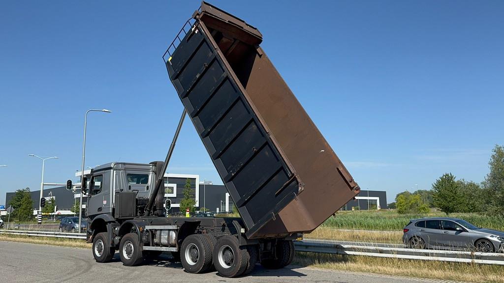 Mercedes-Benz Arocs 4848 8x8 tipper