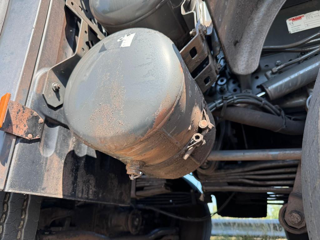 Mercedes-Benz Arocs 4848 8x8 tipper