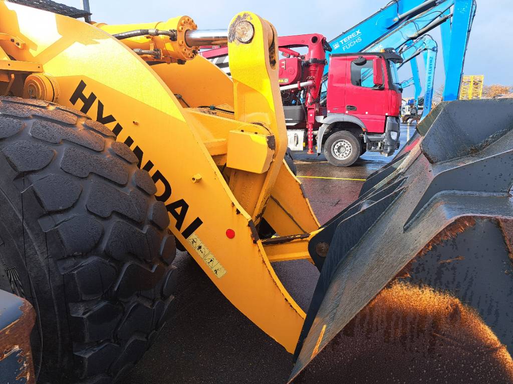 Hyundai HL980