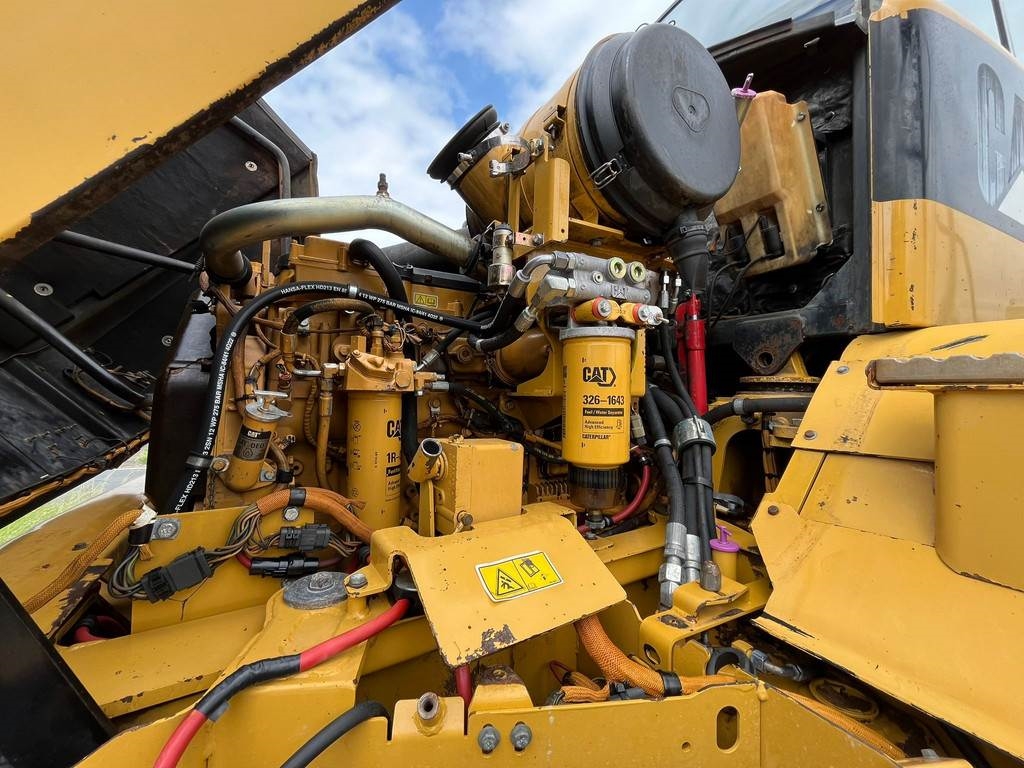 CAT 730