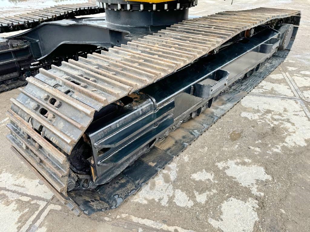 JCB 215LC - New / Unused / Hammer Lines