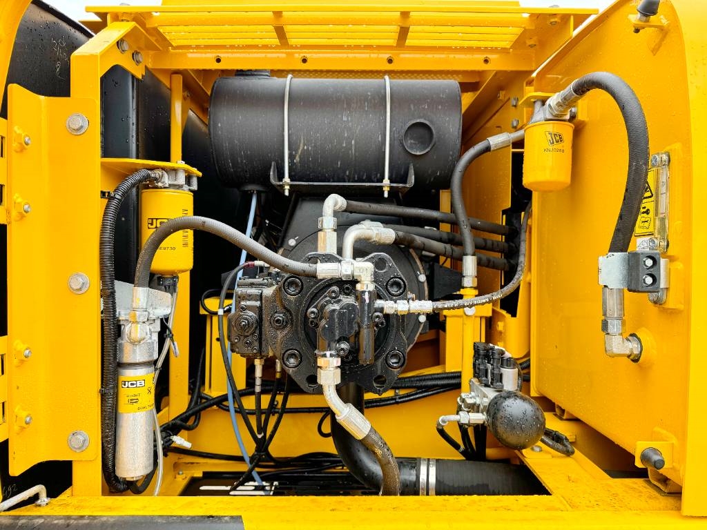 JCB 215LC - New / Unused / Hammer Lines