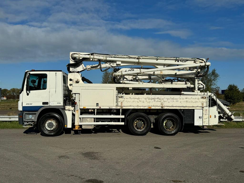 Mercedes-Benz Actros 2632 6x4 with Putzmeister BSF 24-4 11 24m c