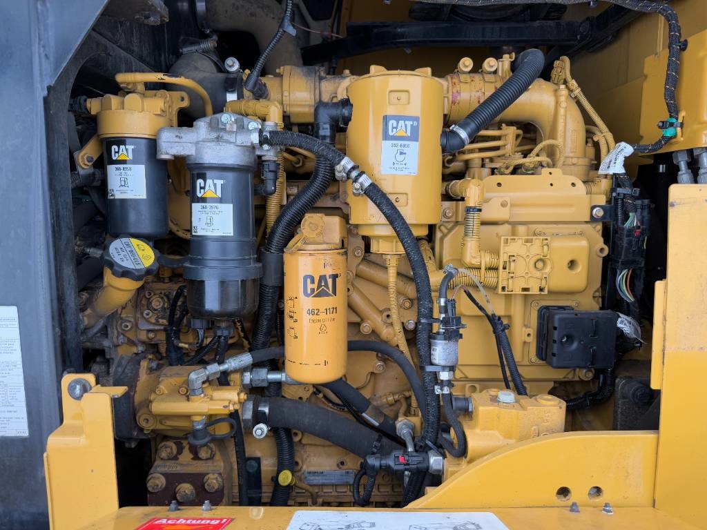 CAT 938K - German German / Backup Camera