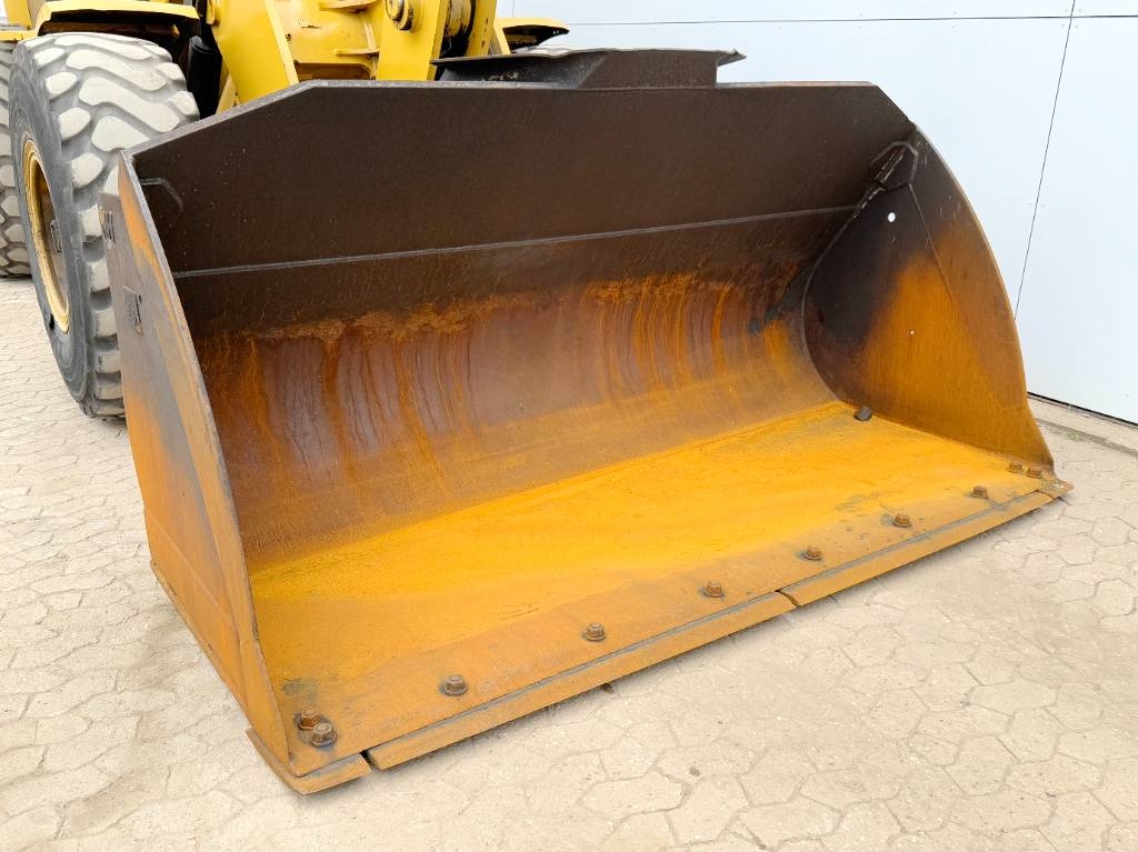 CAT 938K - German German / Backup Camera