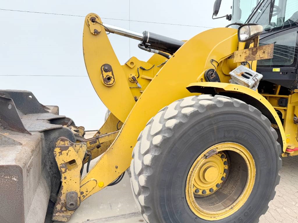 CAT 938K - German German / Backup Camera