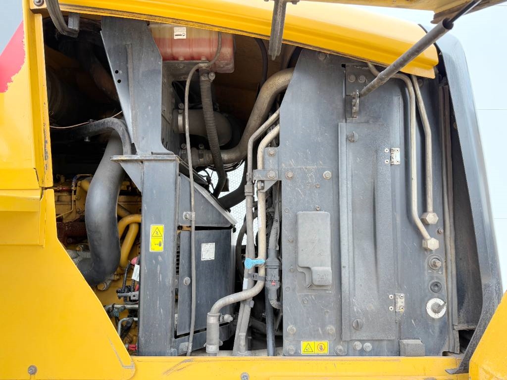 CAT 938K - German German / Backup Camera