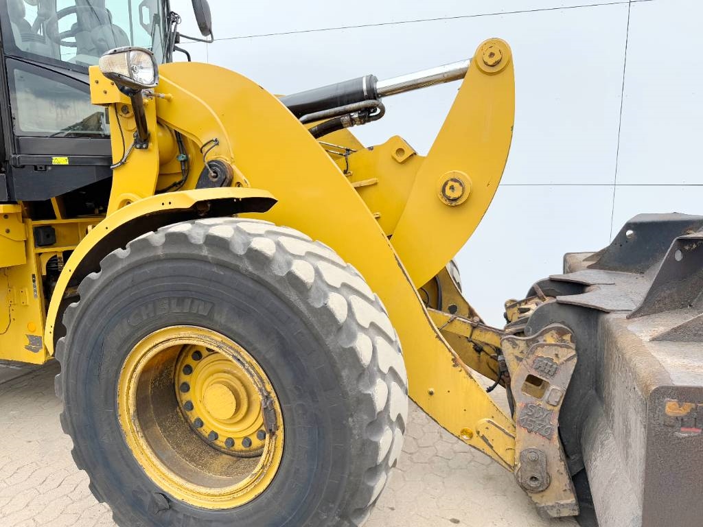 CAT 938K - German German / Backup Camera