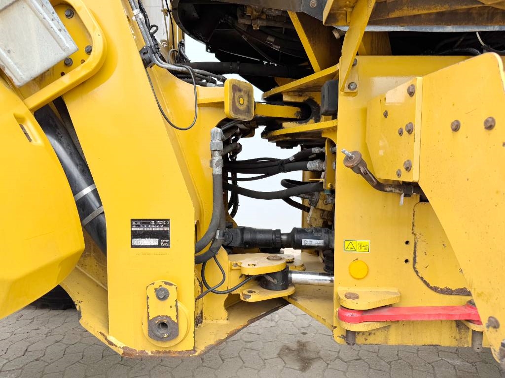 CAT 938K - German German / Backup Camera