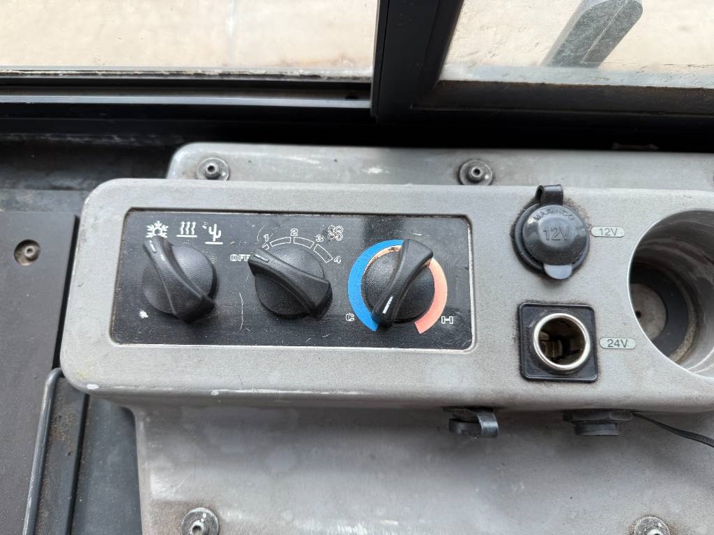 Komatsu D61PX-24 - Ripper Valve / Camera / Airco