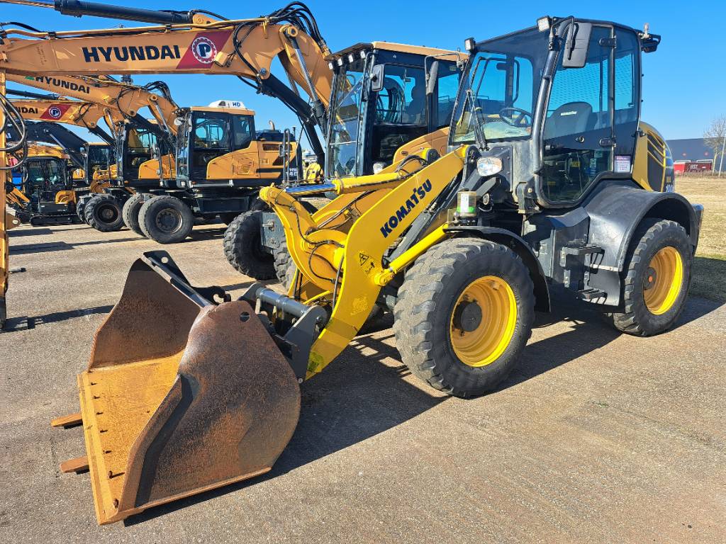 Komatsu WA100-8E0