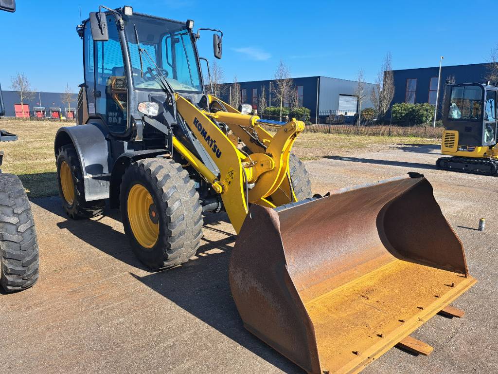 Komatsu WA100-8E0