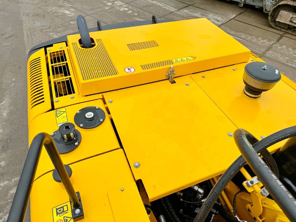 JCB 215LC - New / Unused / Hammer Lines