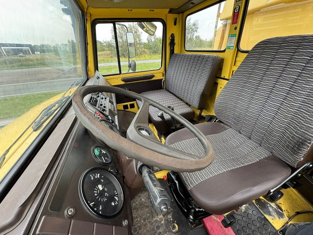 Mercedes-Benz Unimog 427/11 4x4