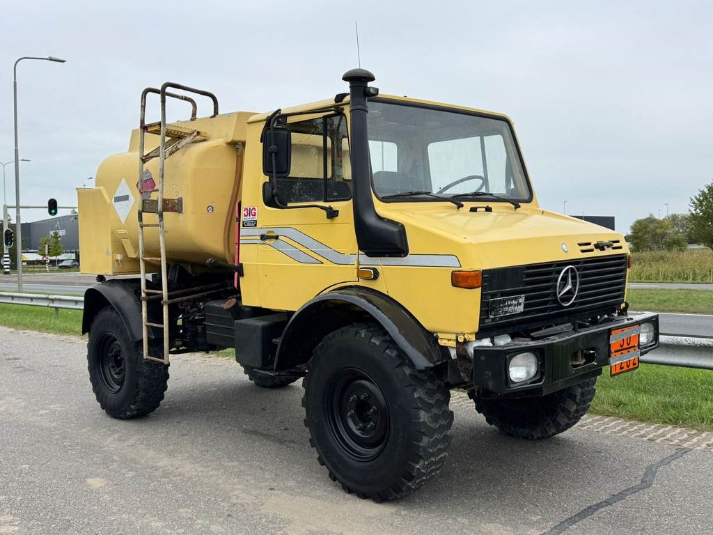 Mercedes-Benz Unimog 427/11 4x4
