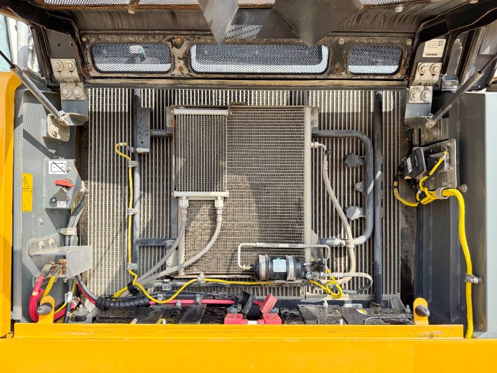 Liebherr R926LC - Oilquick / Triple Boom / German Machine
