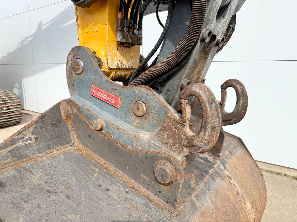 Liebherr R926LC - Oilquick / Triple Boom / German Machine