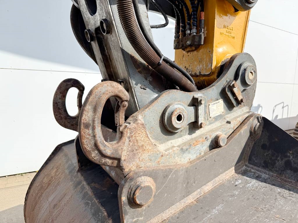 Liebherr R926LC - Oilquick / Triple Boom / German Machine