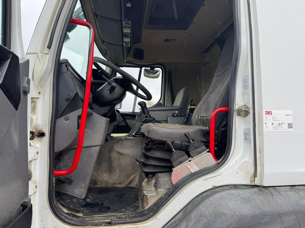 Renault Kerax 320.26 dCI 6x4 Kipper