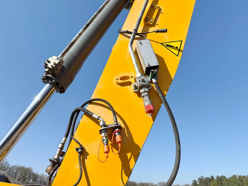 Liebherr R946 SHD - 15m Long Reach / Dutch Machine