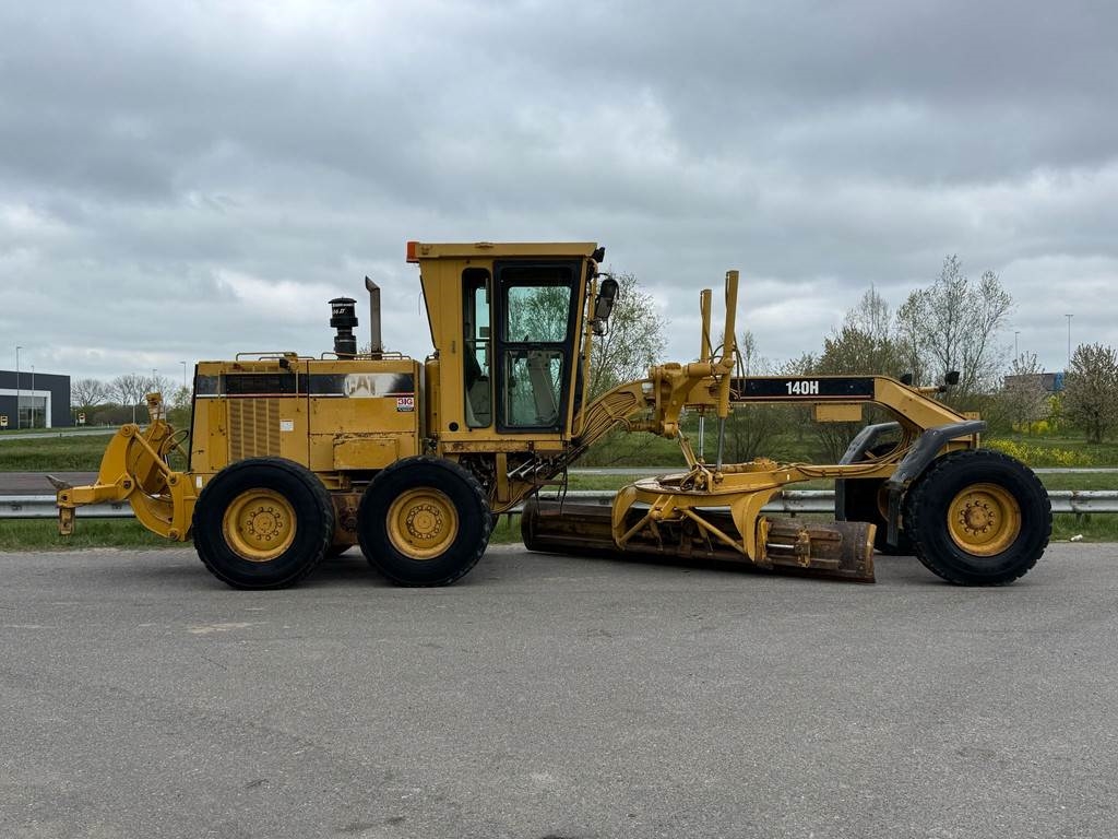 CAT 140H 3306 engine