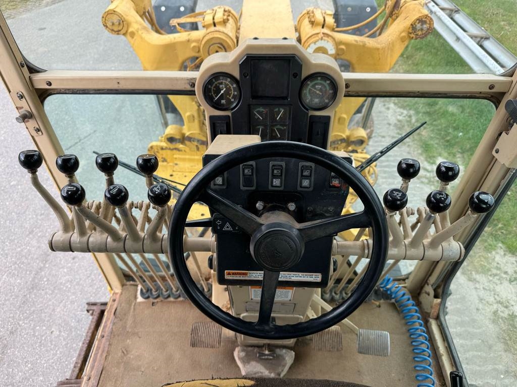CAT 140H 3306 engine