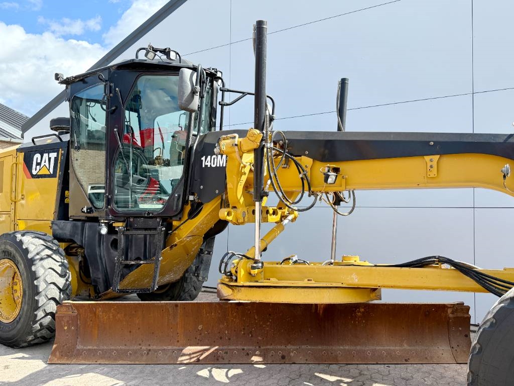 CAT 140M3 - Pushblock / Ripper / Joystick Controls