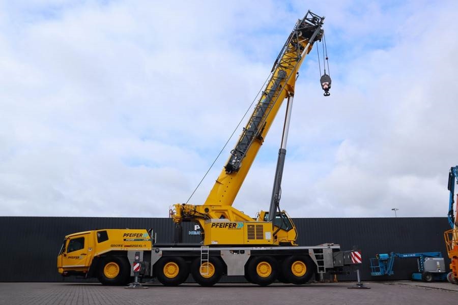 Grove GMK5250XL-1 Available Immediately, Dutch Registrat