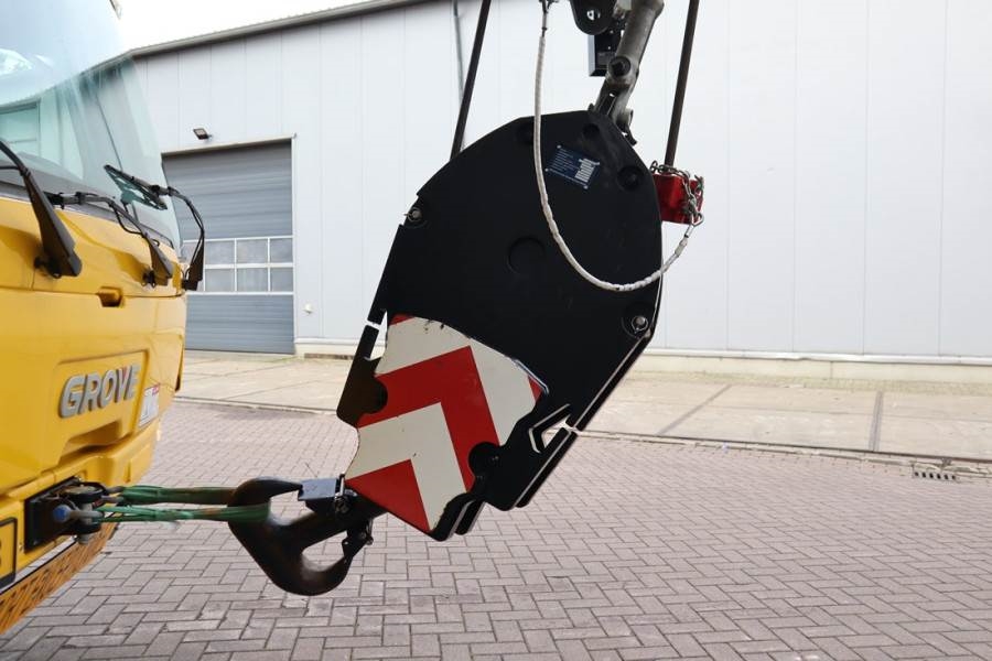 Grove GMK5250XL-1 Available Immediately, Dutch Registrat